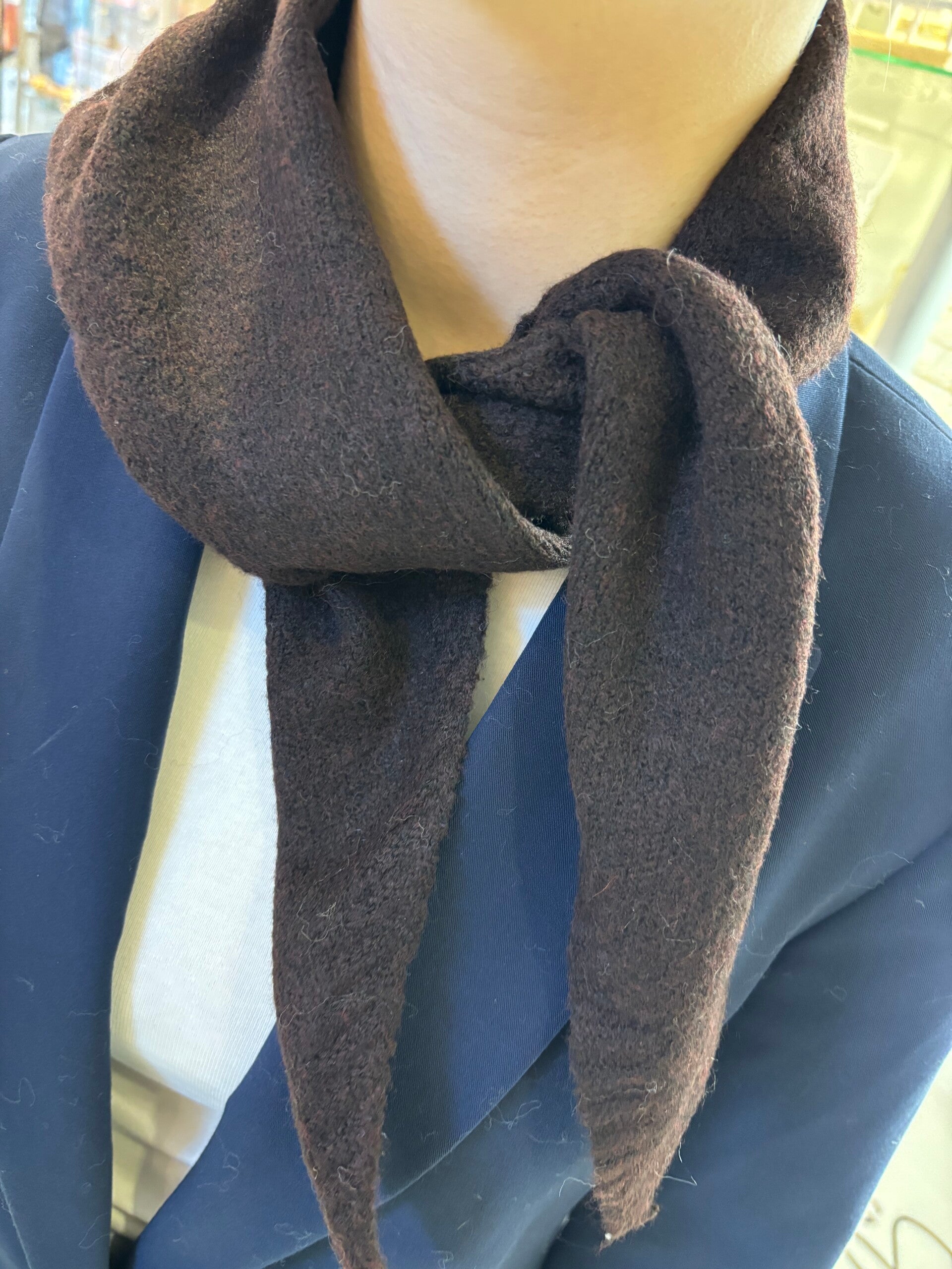 Gebreid klein vierkant halssjaaltje - Bruin