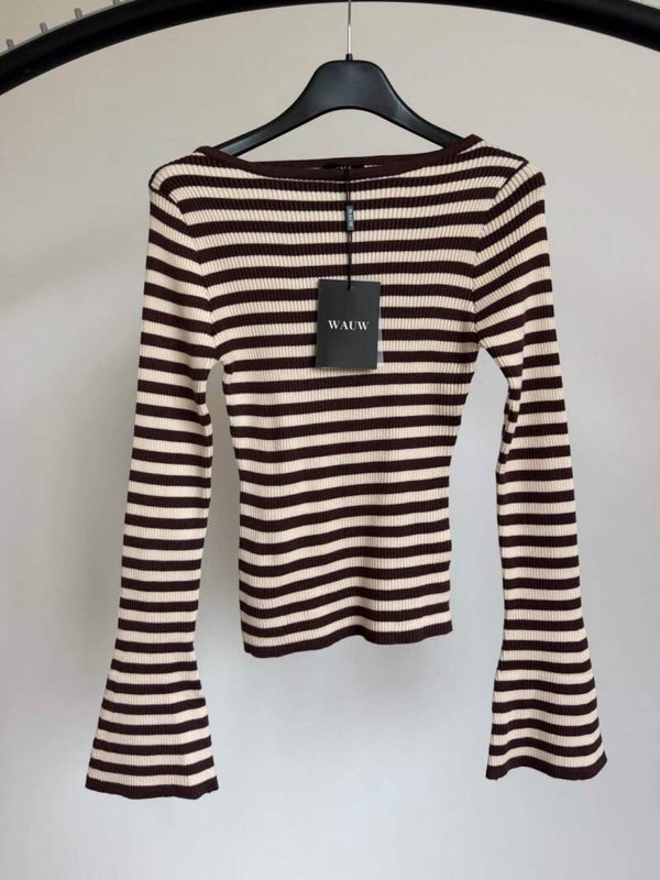 Longsleeve met boothals en vlindermouwtjes bruin