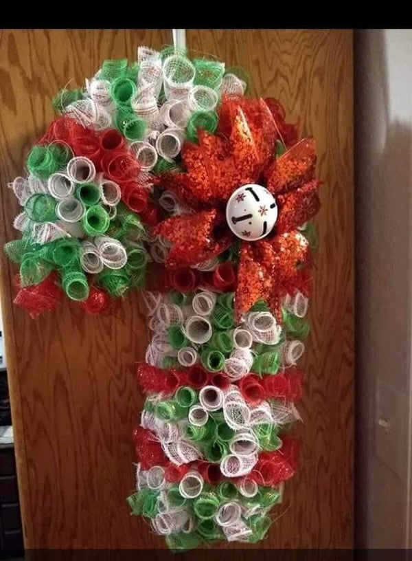 Medium shaped wreaths