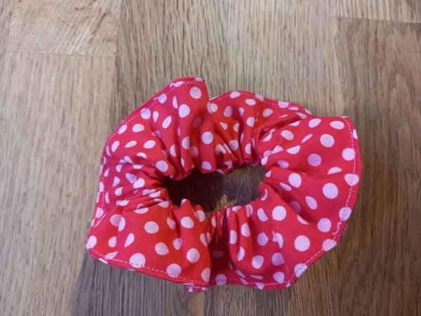 Chouchou rose tonique à pois