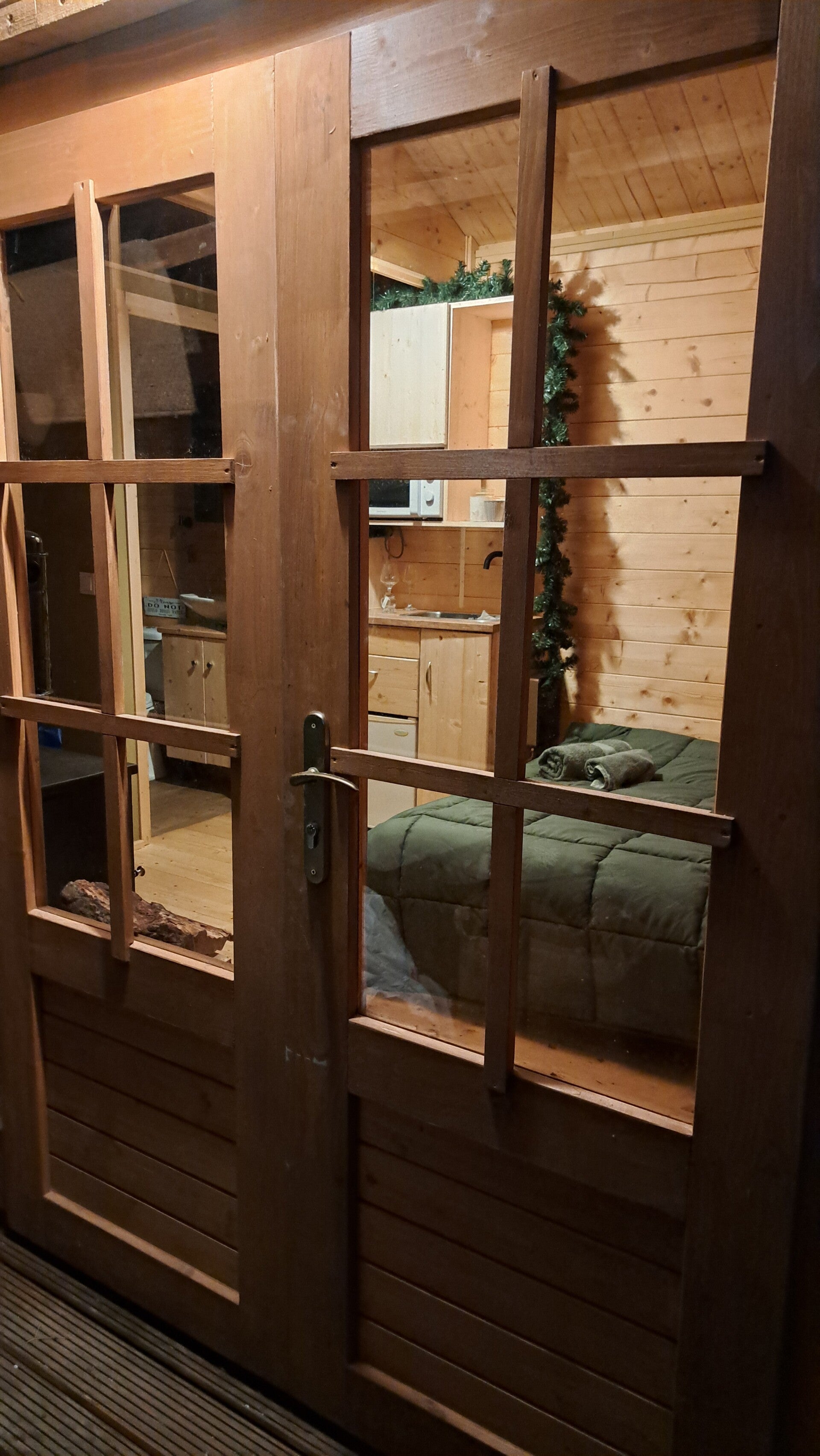 Cross the river to the Wood Cabin at Vytina | Ξύλινο σπίτι στο Ποτάμι, Αρκαδία