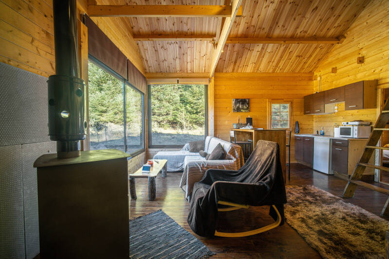 Ξύλινο σπίτι δίπλα στο ποτάμι | wood cabin by the river