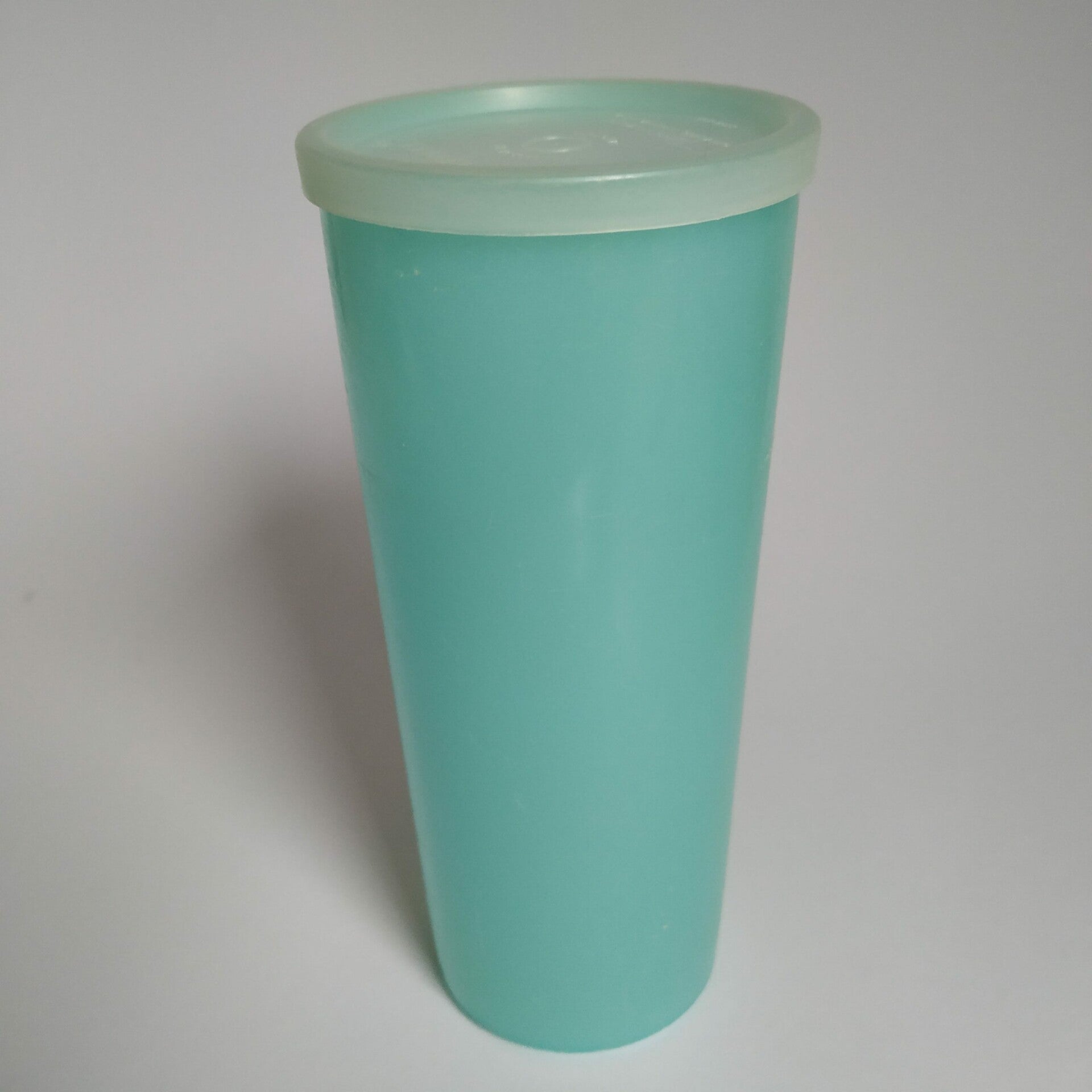 Pastelkleurige bekers