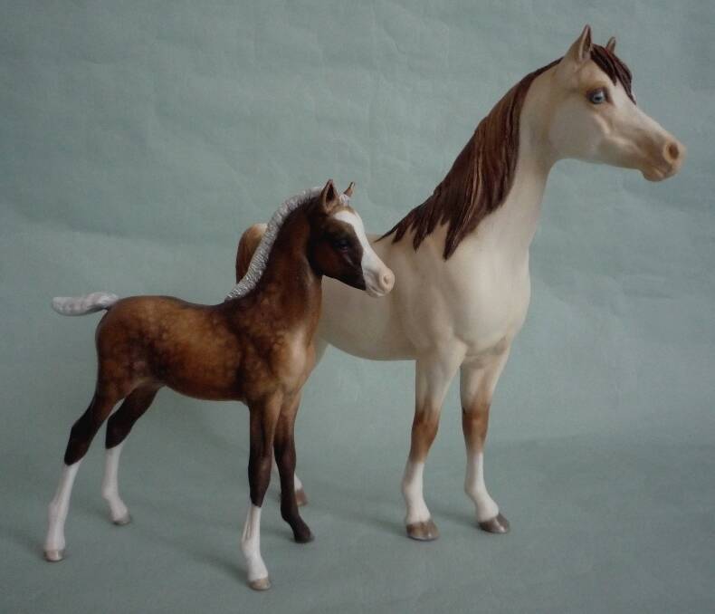 Candle &amp; Peacok - CM Breyer Proud Arabian Set