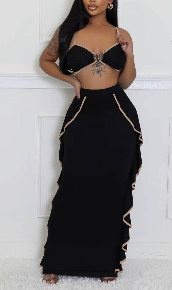 Elegant two-piece maxi skirt set.