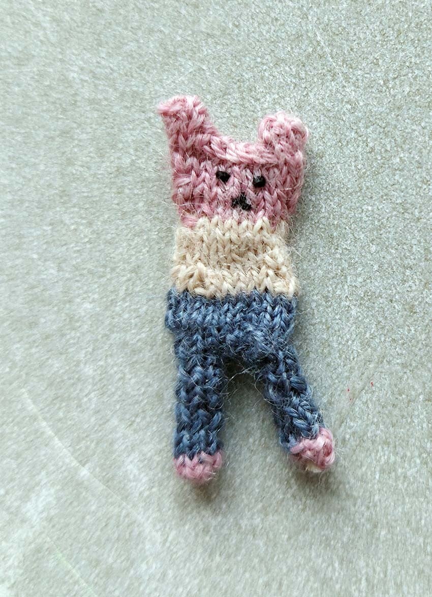 Nieuwe roze beer met blauwe broek - New pink bear with blue trousers