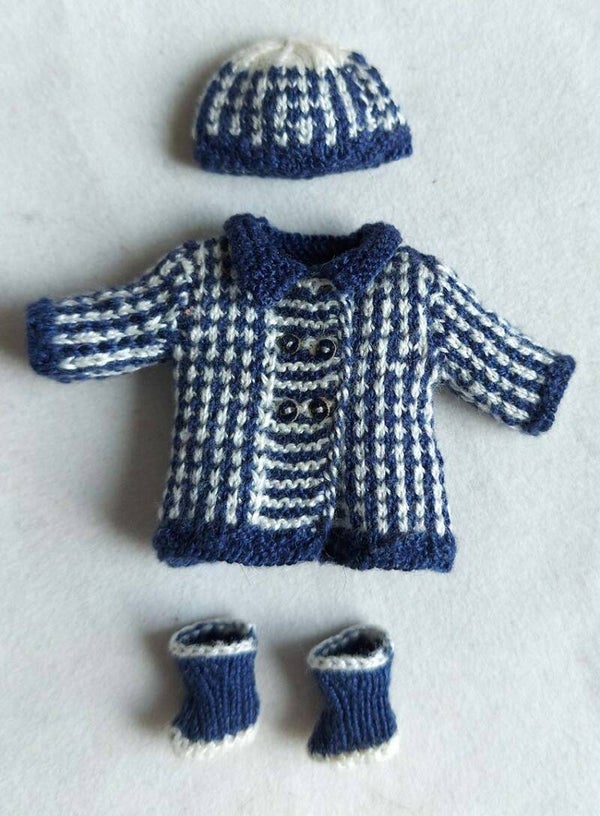 Jas met muts en laarzen - Coat with hat and booties