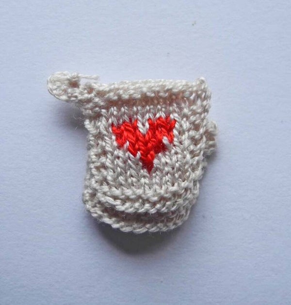 2 Pannenlappen met rood hart - 2 Potholders with red heart