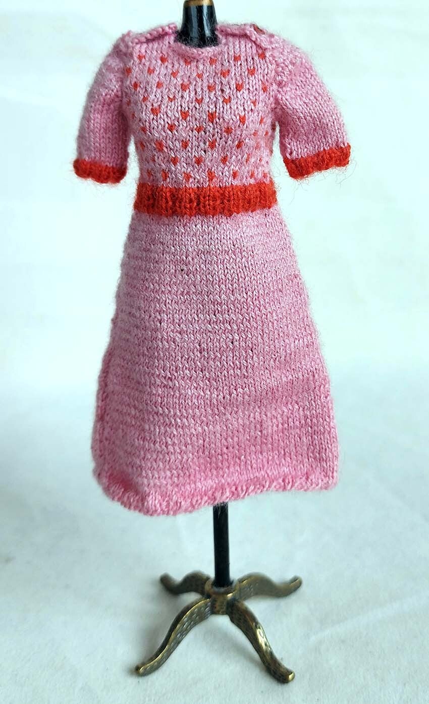 Roze damesjurk met stippen - Pink ladies dress with dots