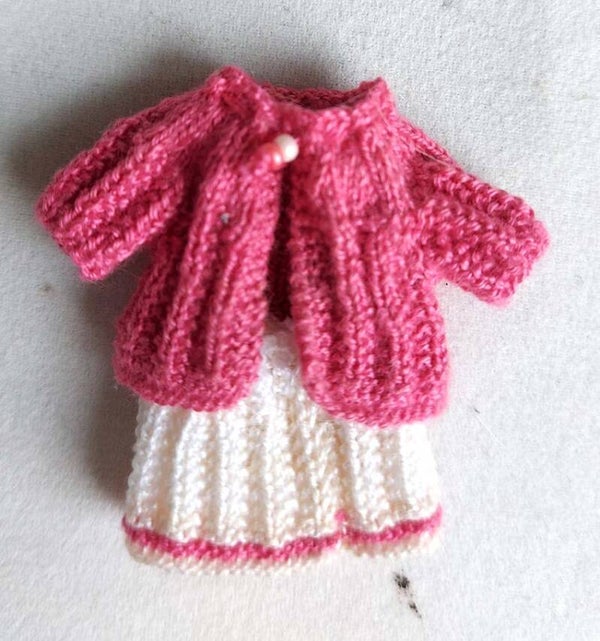 Wit rokje en roze vest - White skirt and pink cardigan