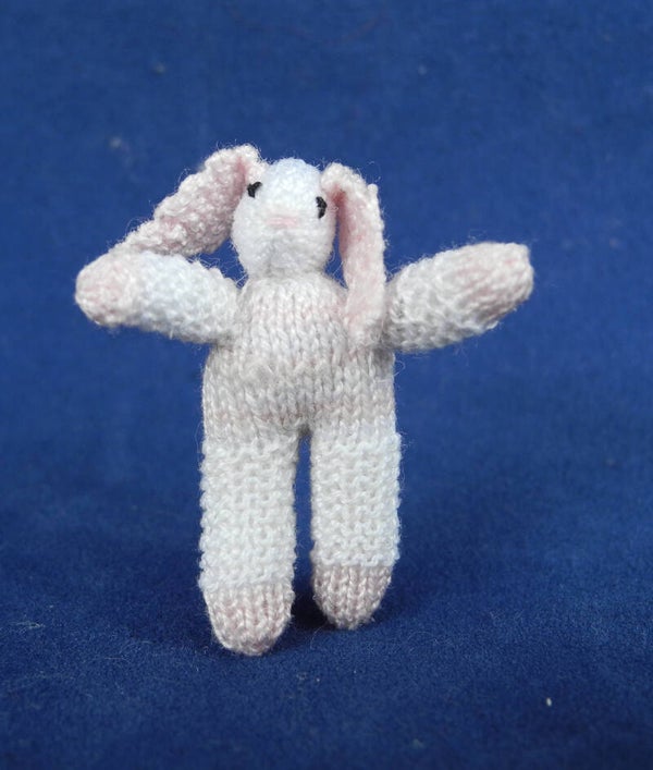 Wit haasje met roze strepen - White hare with pink stripes