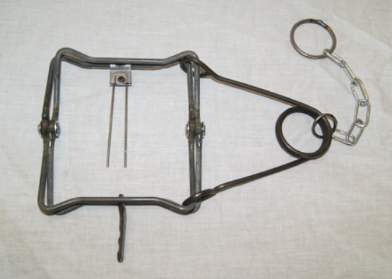 MCL RM PIEGE EN X 13X13 SIMPLE RESSORT