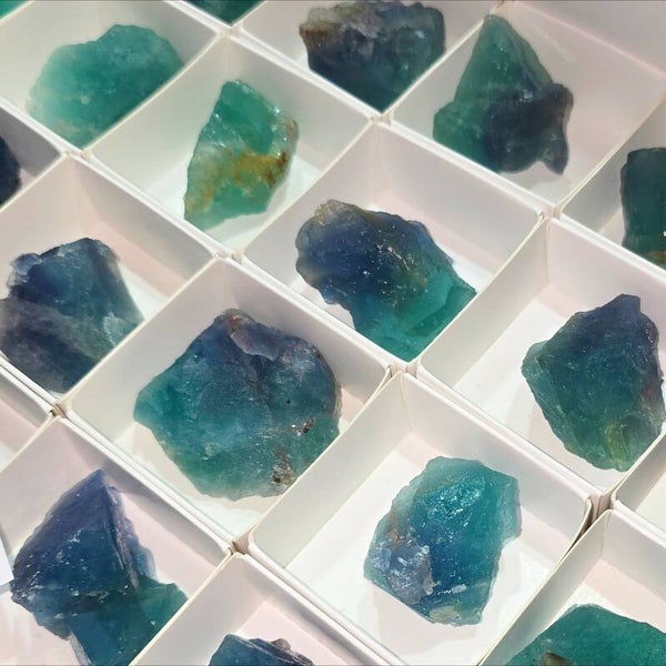 Zeldzame Electrisch Blauwe Fluoriet uit de Hesselbach Mijn – Oude Collectie