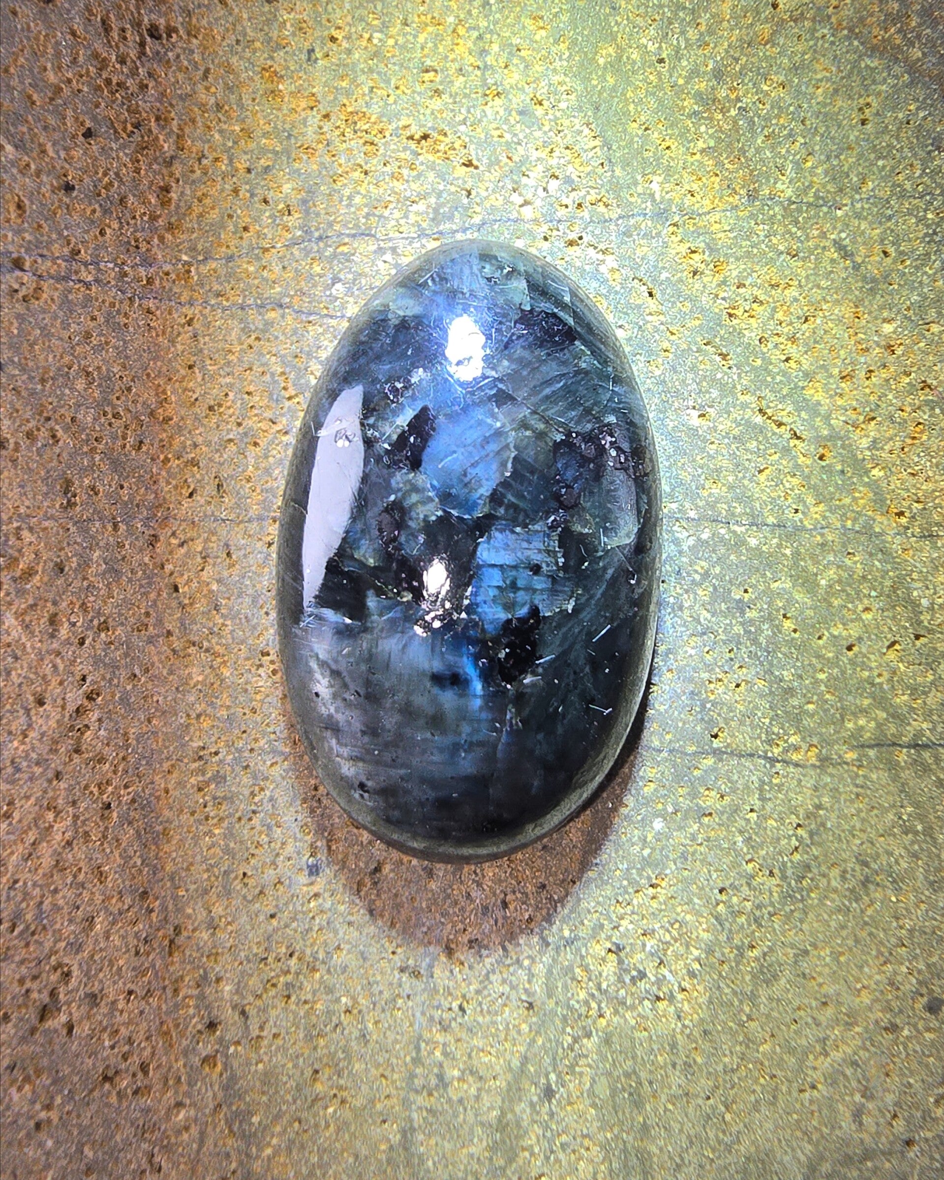 Larvikiet Cabochon #0011