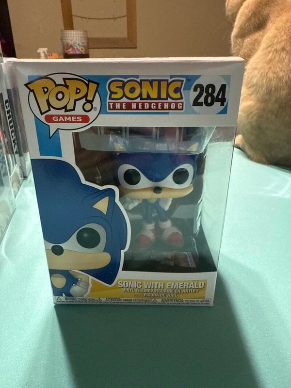 Funko Pop Sonic with Emerald #284
