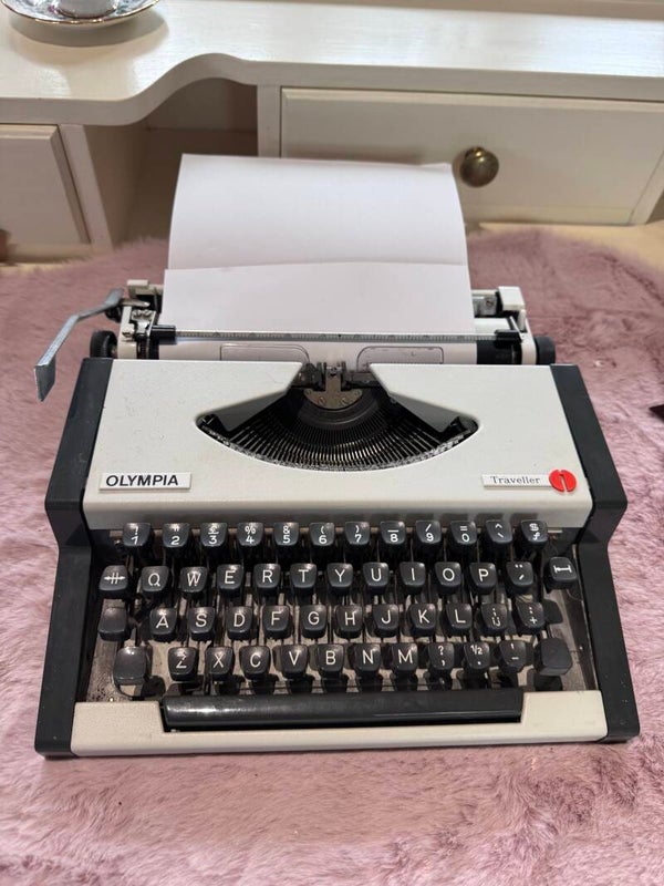 Olympia traveller typemachine