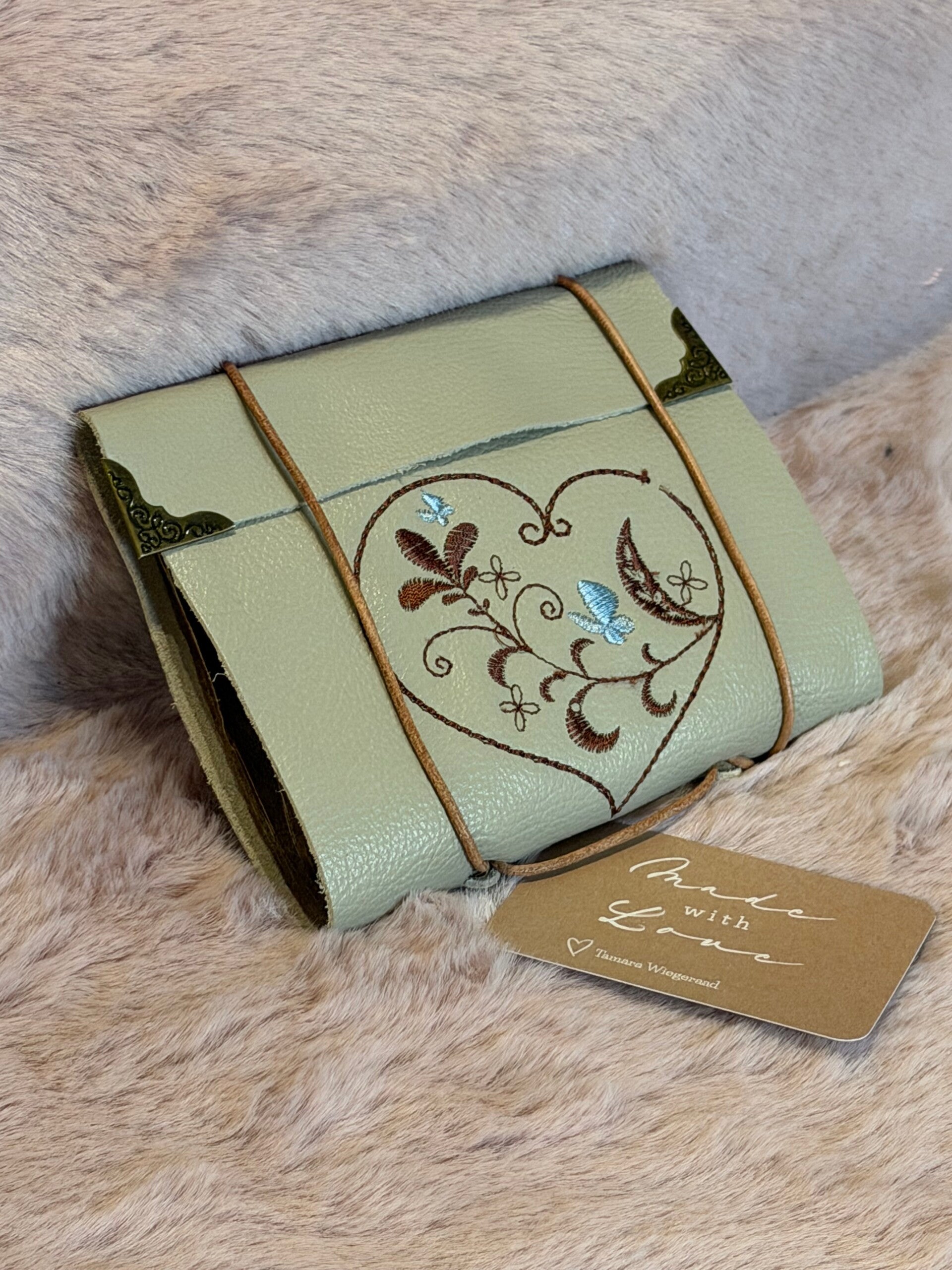 Handmade leren schrijf/tekenboekje hart