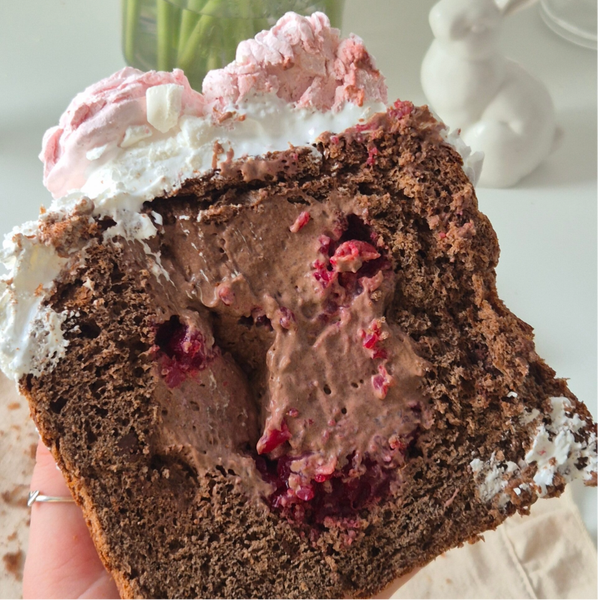 Panettone czekoladowy ganache z wiśnią 700 g