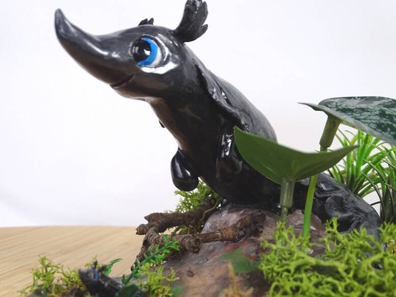 Dregel auf REttungsmission, Josi Saefkow, Skulptur, Drache