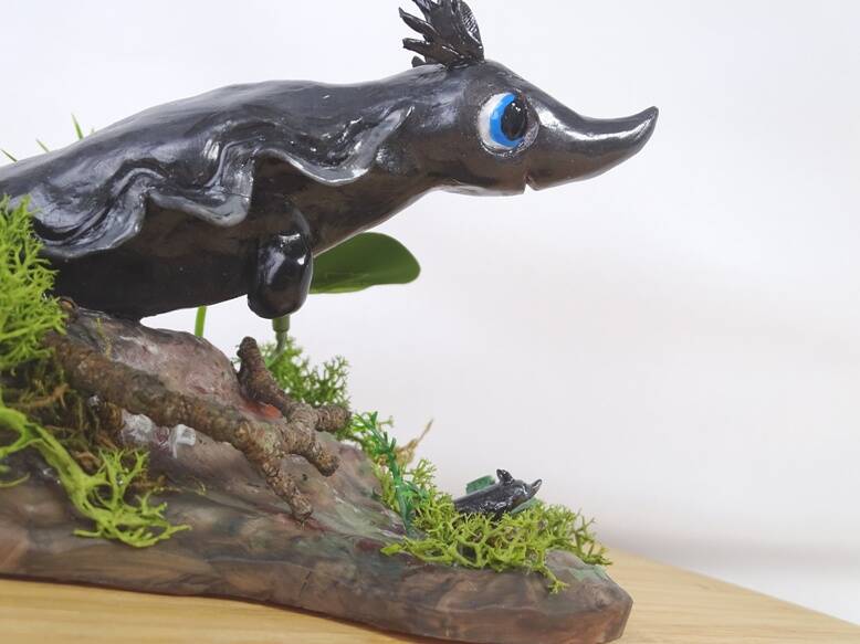 Dregel auf REttungsmission, Josi Saefkow, Skulptur, Drache