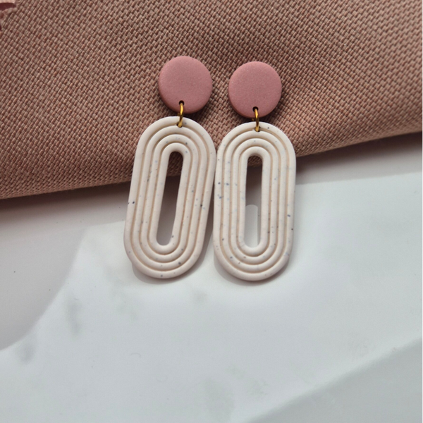 Oorbel Jacky | Donut gestreept | Roze wit