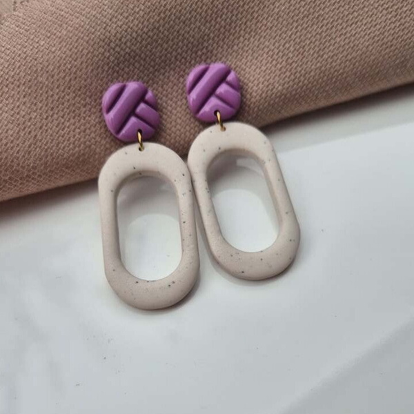 Oorbel Jessie | Creme met lila steker