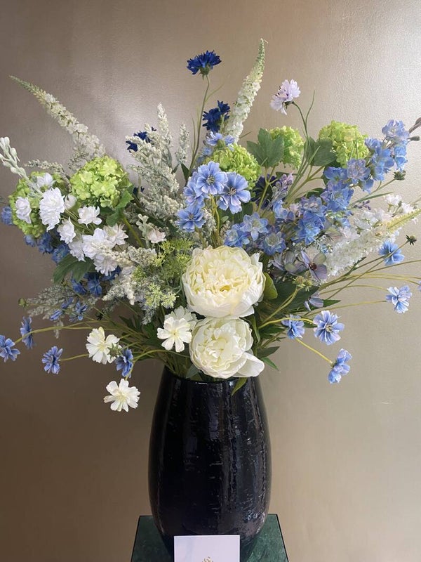 Combideal: Boeket Lovely Sky inclusief pot black Anna