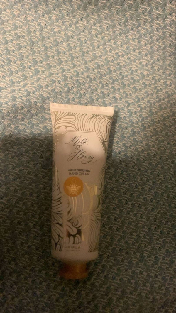 Milk & Honey Gold Moisturising -käsivoide