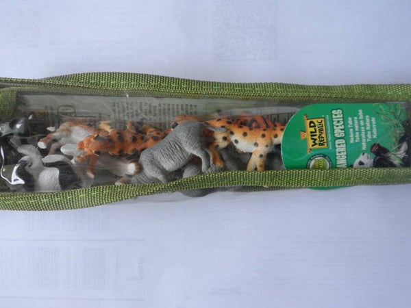 Wild Republic / K&M  Röhre Tube Bedrohte Tiere    Endangered animals