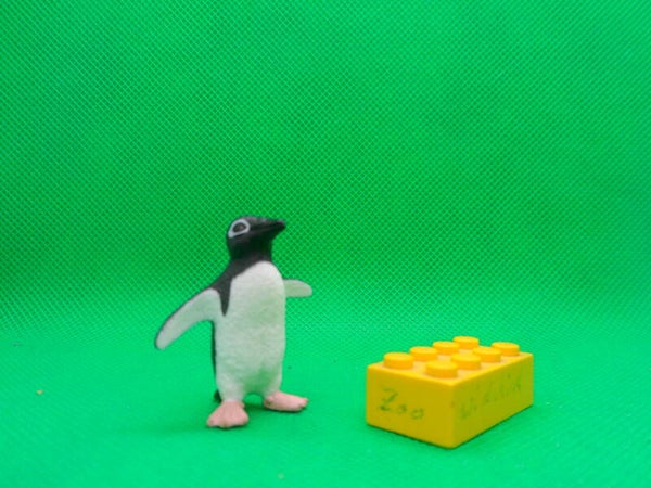 Schleich Weltretterbande Adeliepinguin Pinguin  Adélie penguin  Pygoscelis adeliae  pingüino de Adelia  Manchot Adélie  Пингвин Адели
