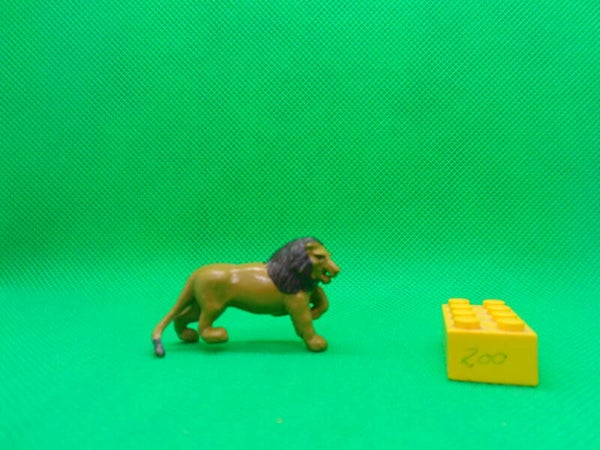 Corgi Toys  Löwe laufend lion crawling Panthera leo Лев león 狮 2
