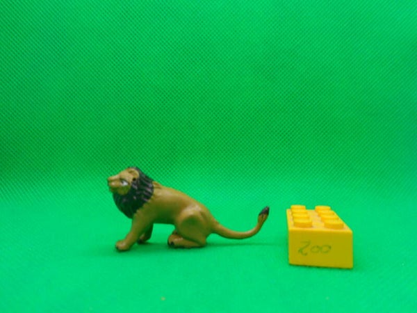 Corgi Toys  Löwe sitzend lion crawling Panthera leo Лев león 狮 1