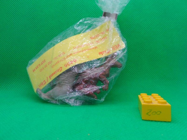 VEB Plaho Verpackung Rotes Riesenkänguru + Warzenschwein   Rotes Riesenkänguru mit Jungtier Känguru red kangaroo joey Macropus rufus Kangourou roux   warthog