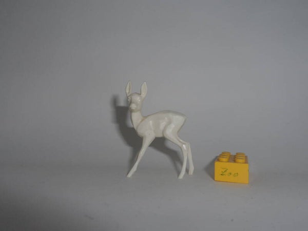 Vitacup  Reh   roe deer  stehend