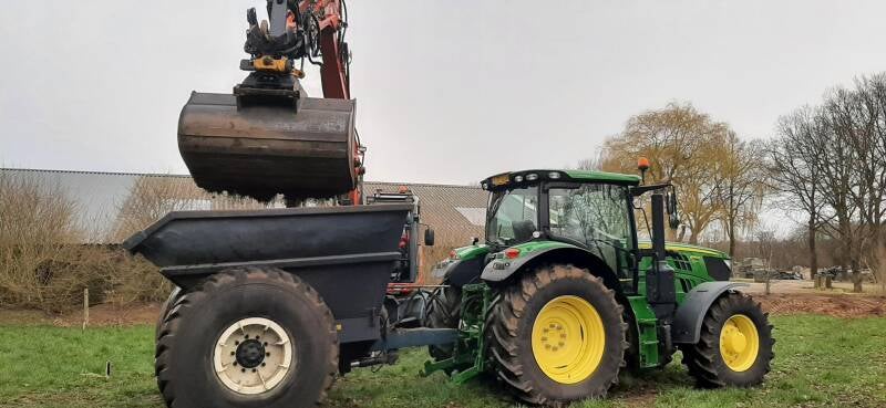 Bakje voor bakje worden de 25 plekken afgegraven.