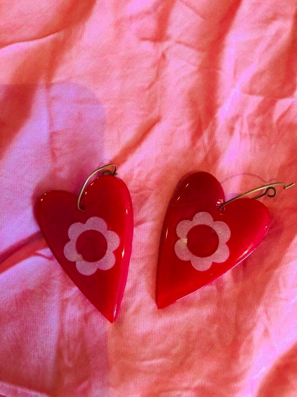 Hartjes oorbellen bloem