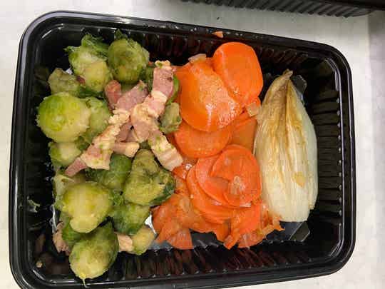 Warme groenten, frieten, kroketten en puree