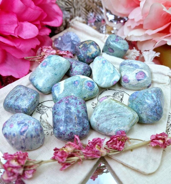 Pierre roulée de Rubis Fuschite