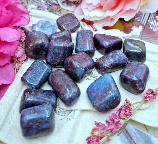 Pierre roulée de Rubis Cyanite