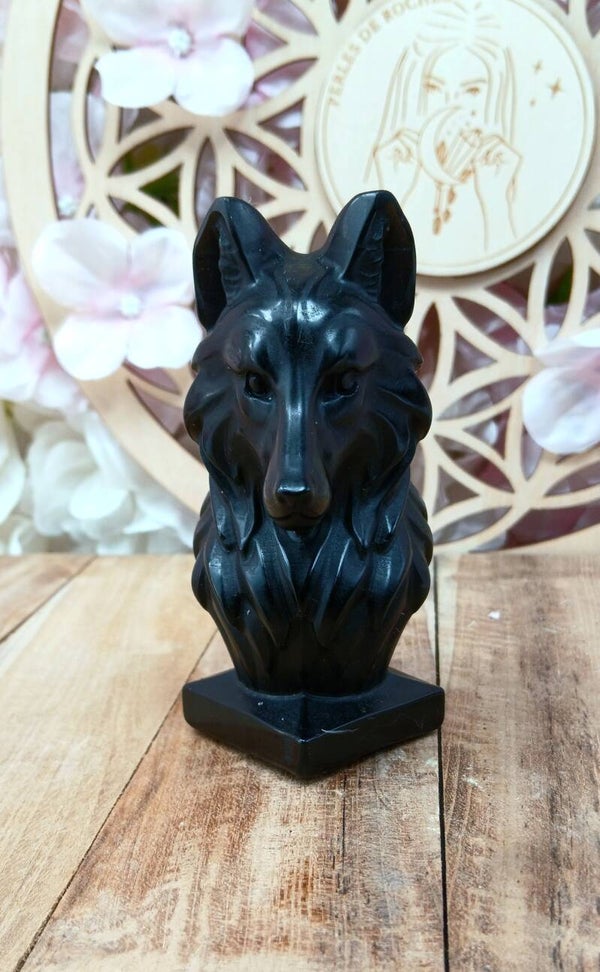Loup en obsidienne noire