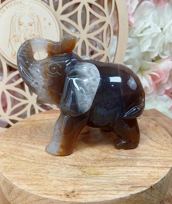 Éléphant en agate 2