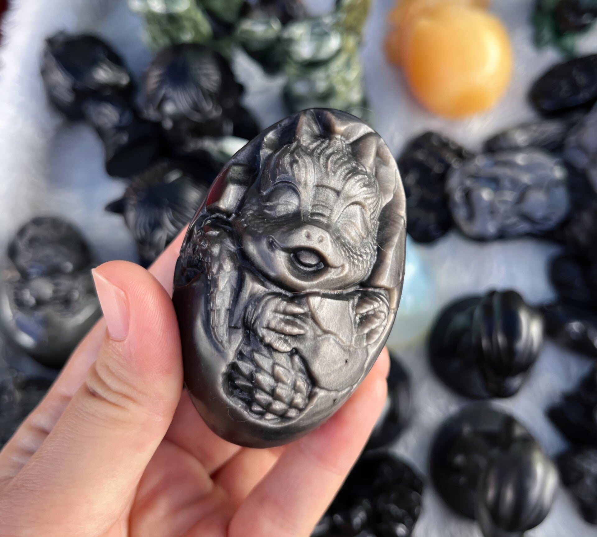 Oeuf bébé dragon Obsidienne argenté