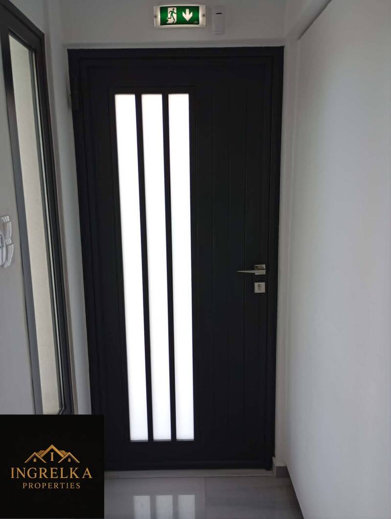 18-standard-enqj0f.jpg