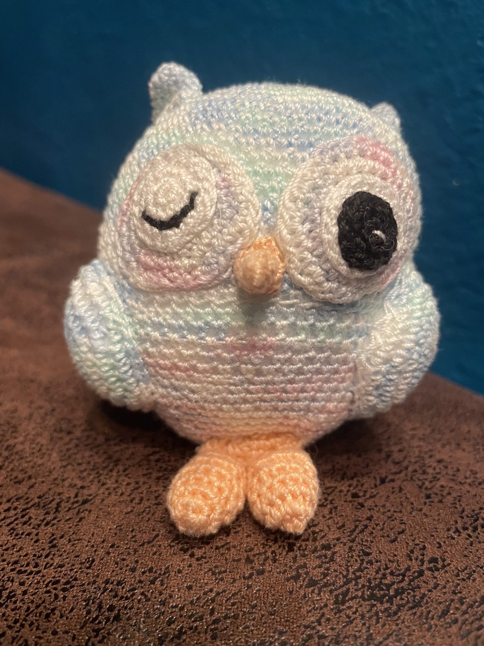 Chouette/hibou clin d'œil bleu/rose