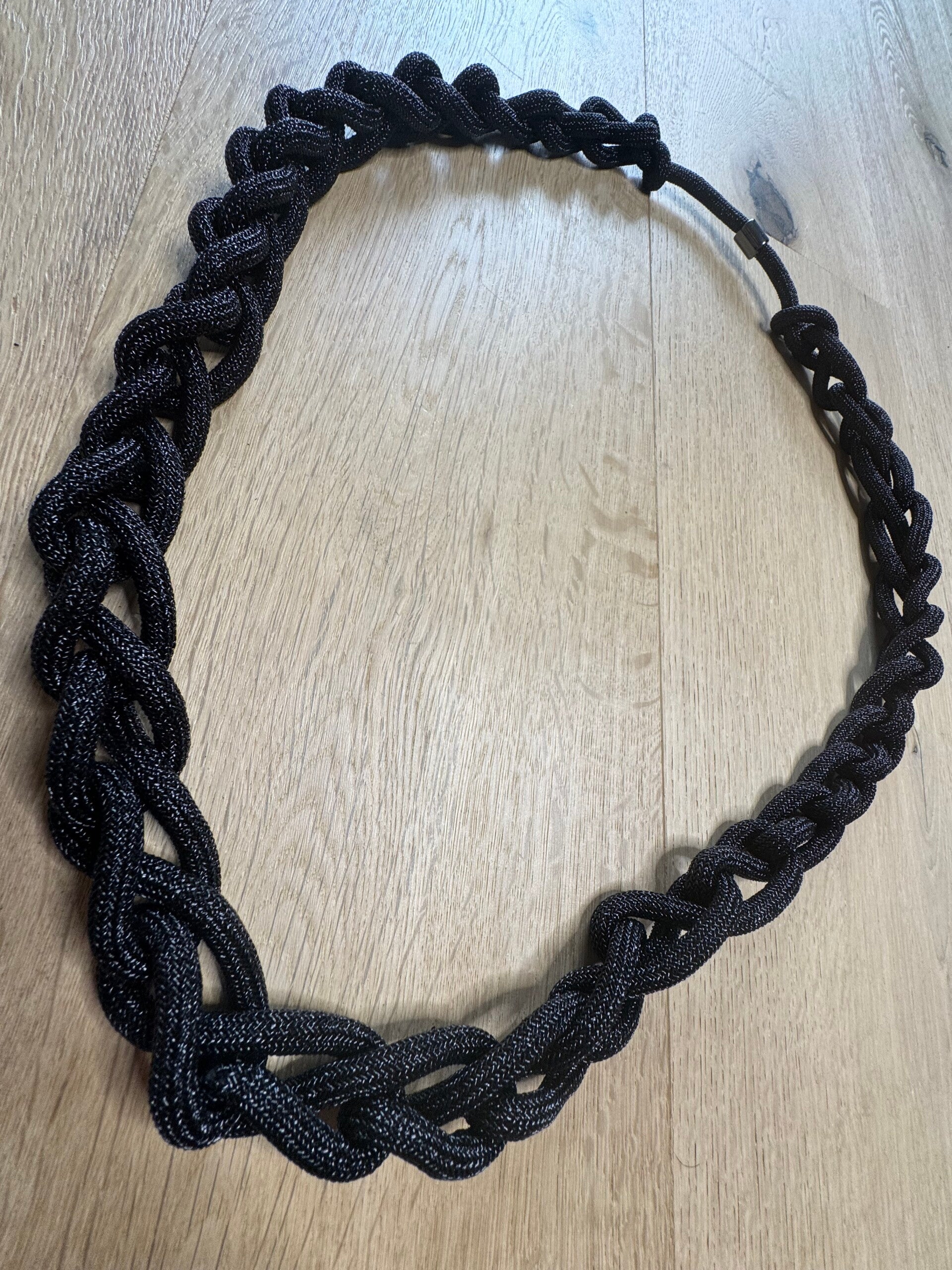COLLANA TRECCIA NERO