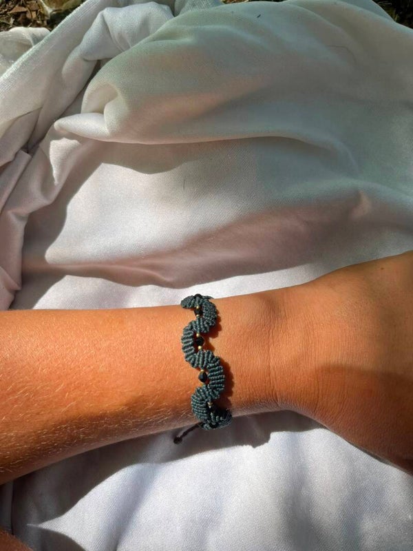 Petrolfarbenes Korallenarmband