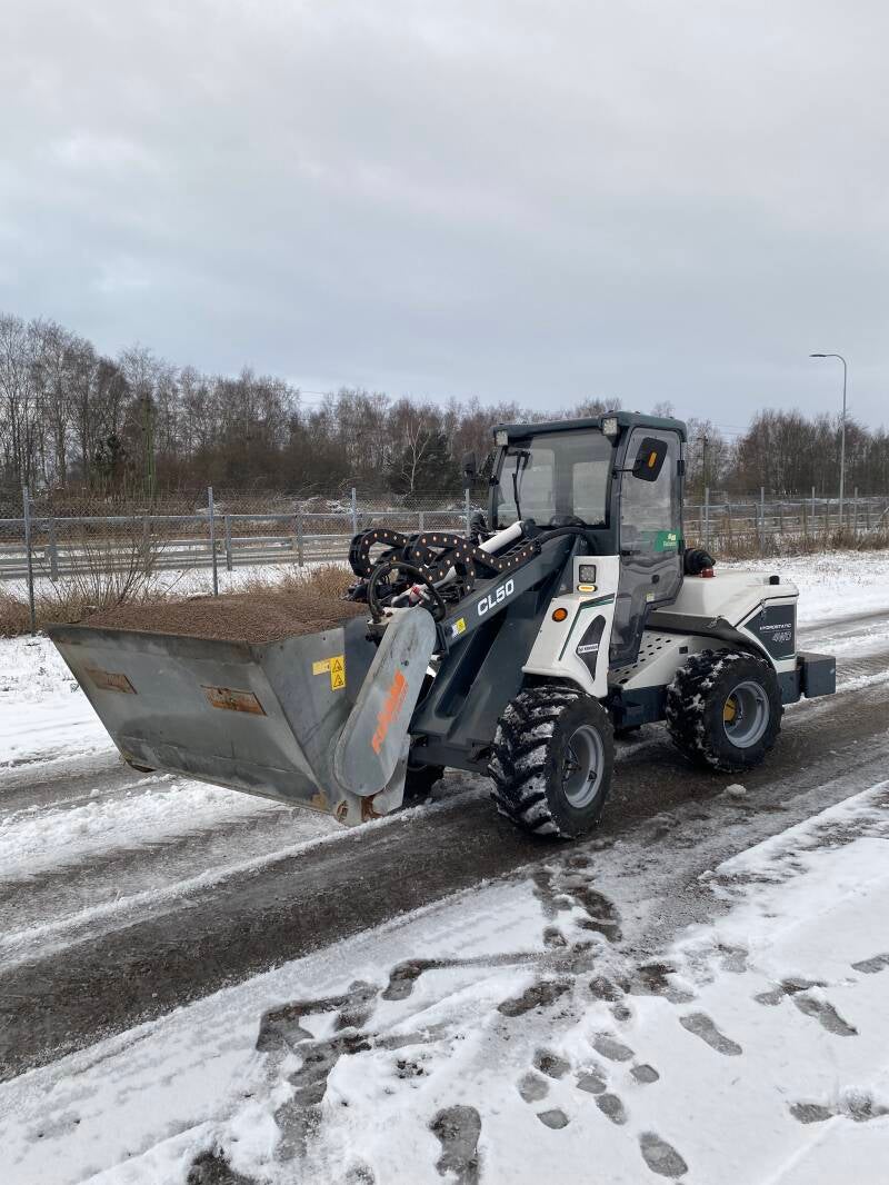 Kompaktlastare med halkbekämpning