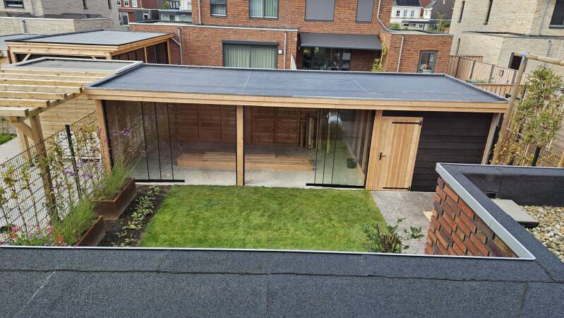 overkapping met glazen deuren