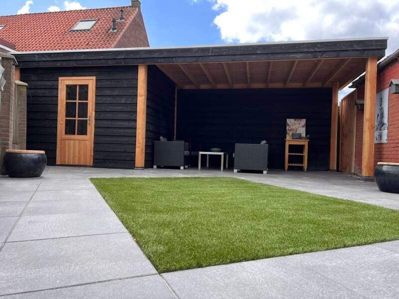 overkapping met schuur aan huis