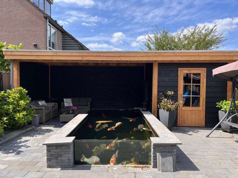 tuin berging met overkapping